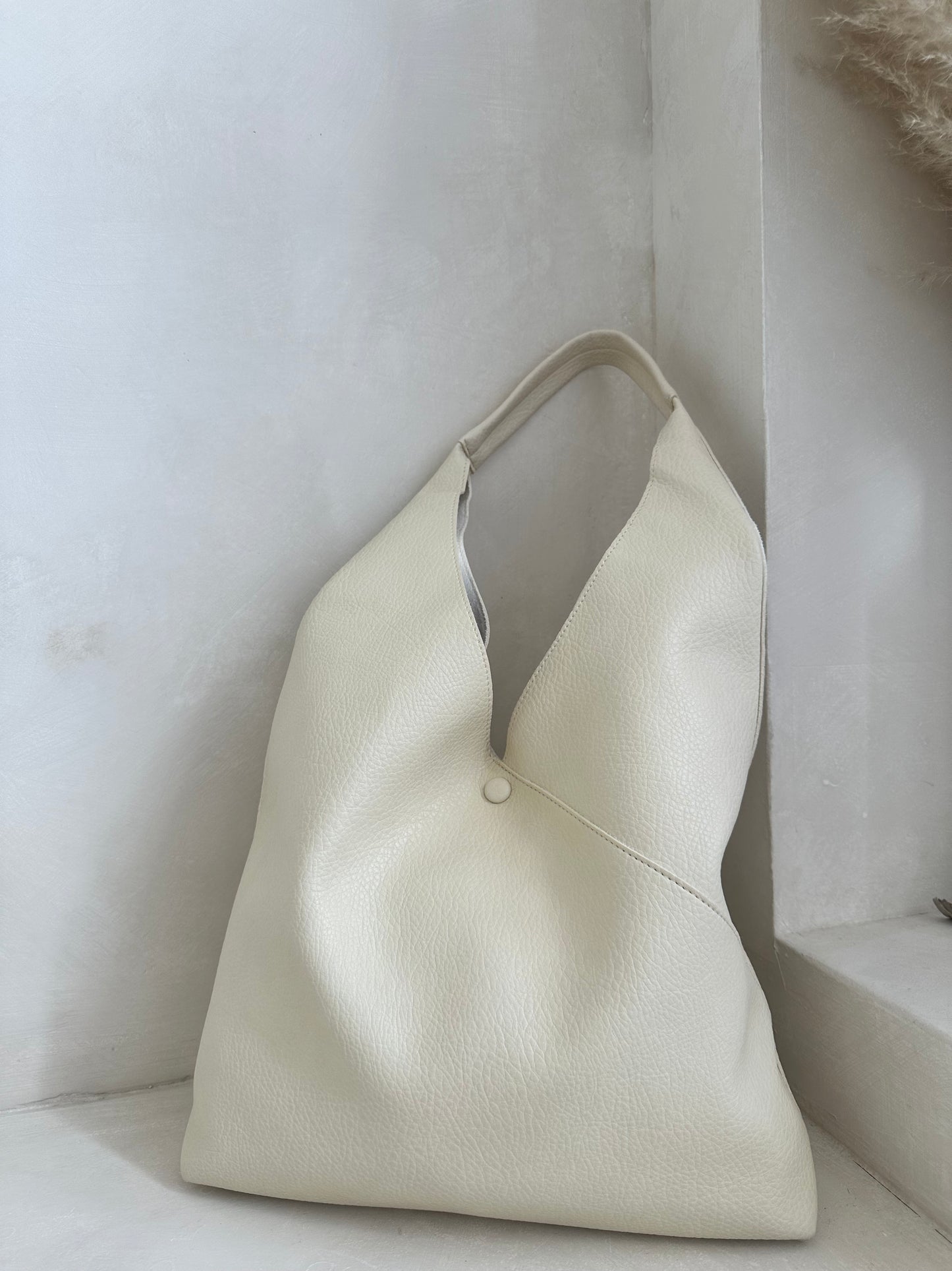 KYOMI Buttercream slouchy handbag
