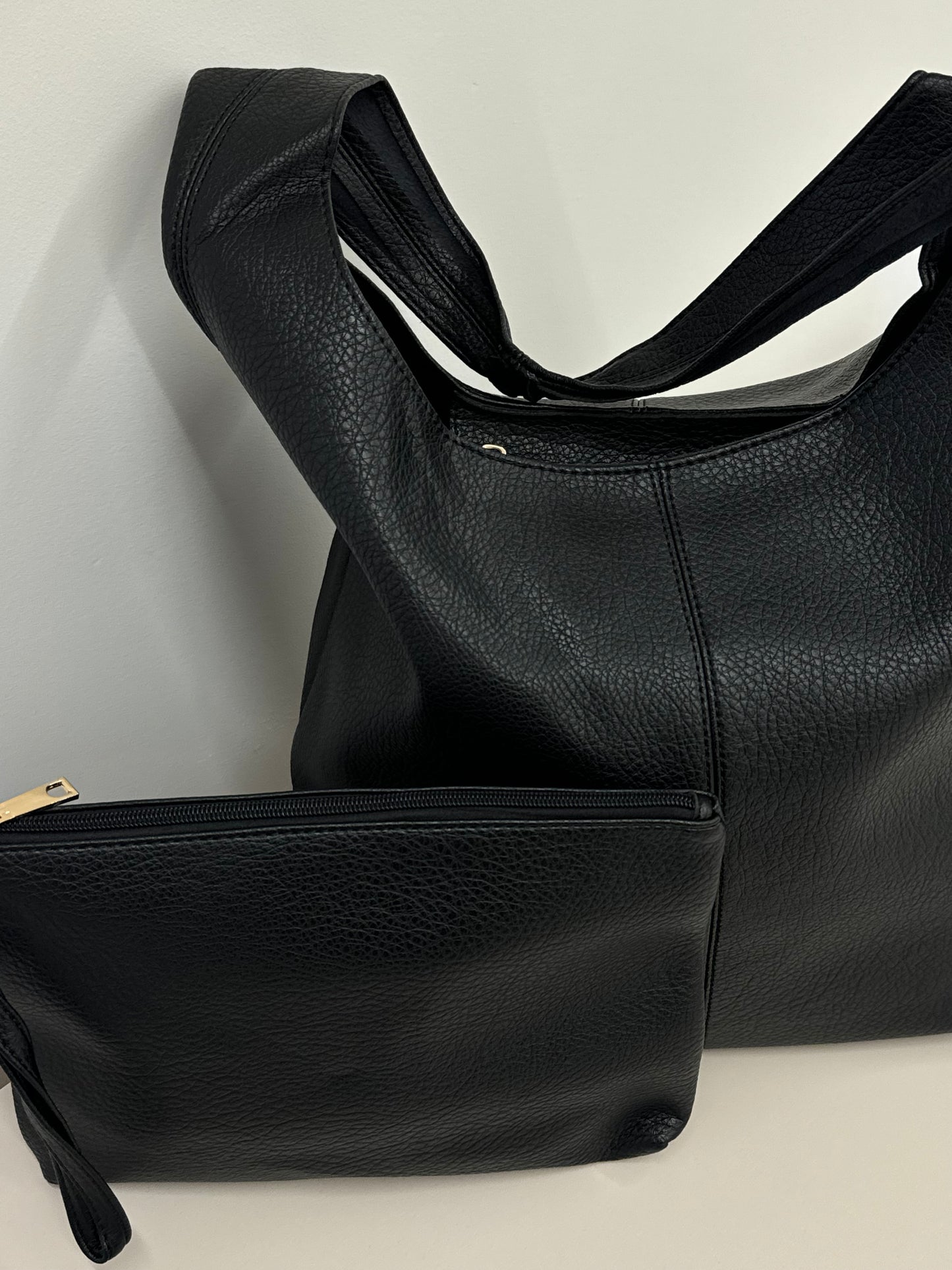 KIENNA SLOUCHY SHOULDER BAG IN LIQUORICE BLACK