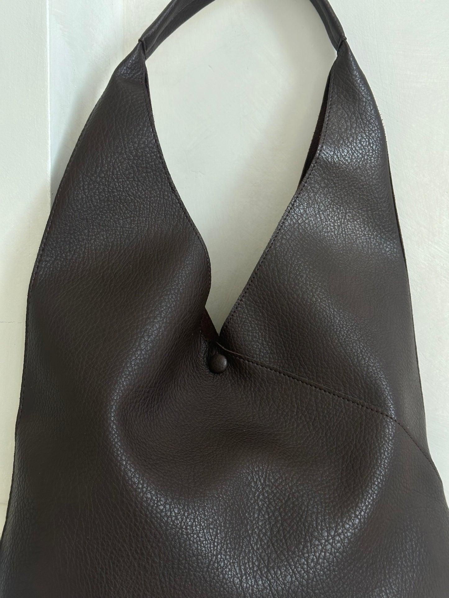 KYOMI SLOUCHY SHOULDER BAG IN WALNUT BROWN