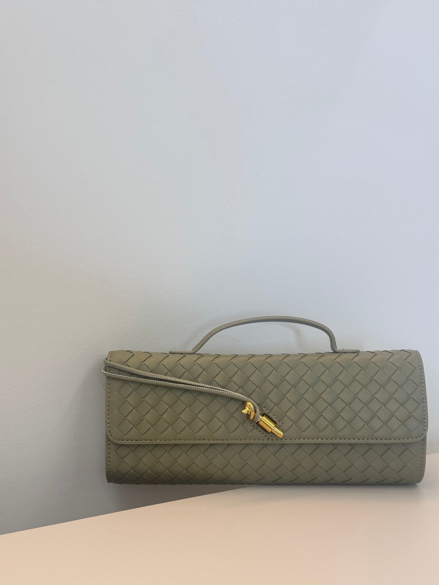 KELLY WOVEN ENVELOPE CLUTCH