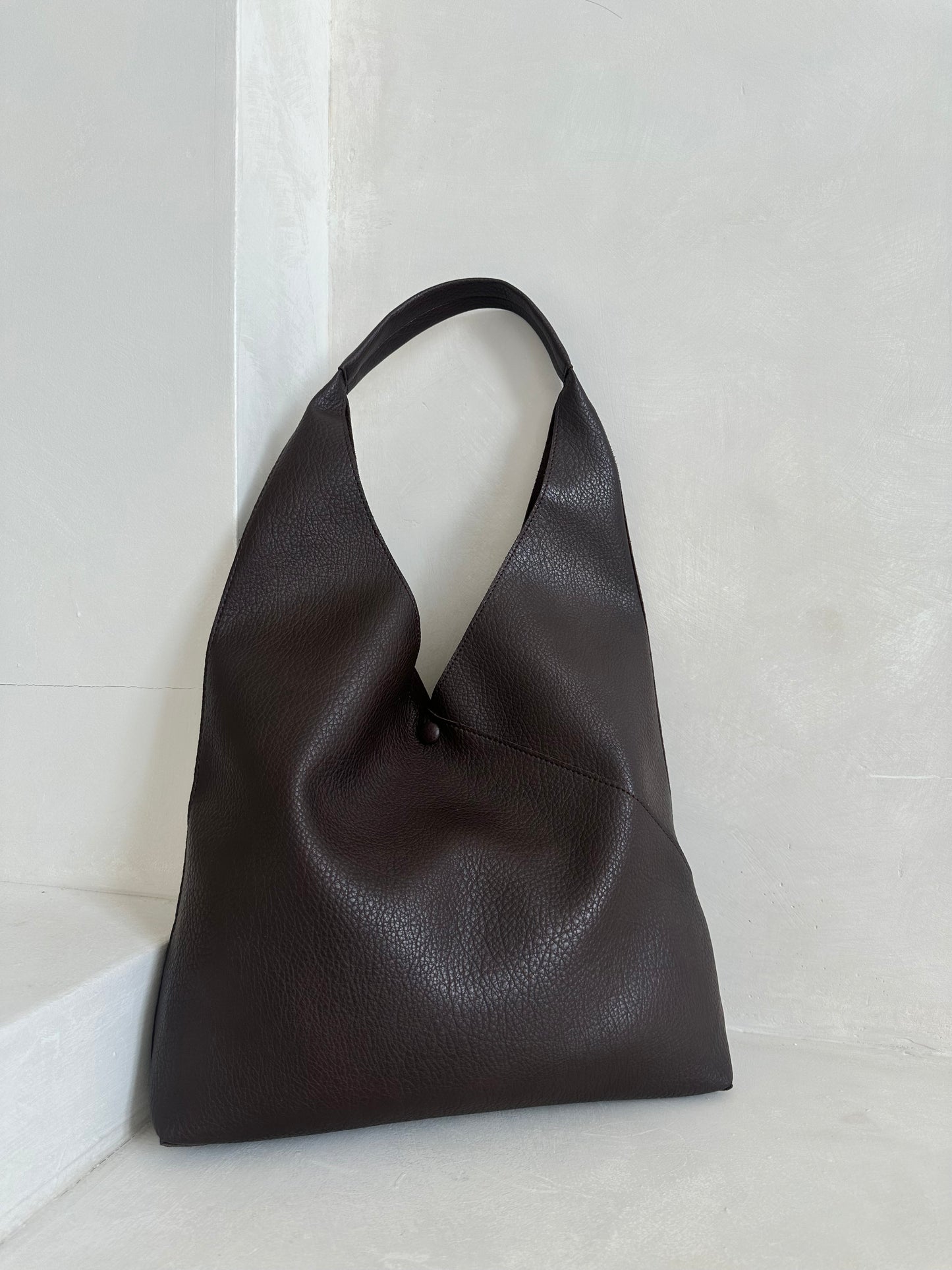 KYOMI SLOUCHY SHOULDER BAG IN WALNUT BROWN