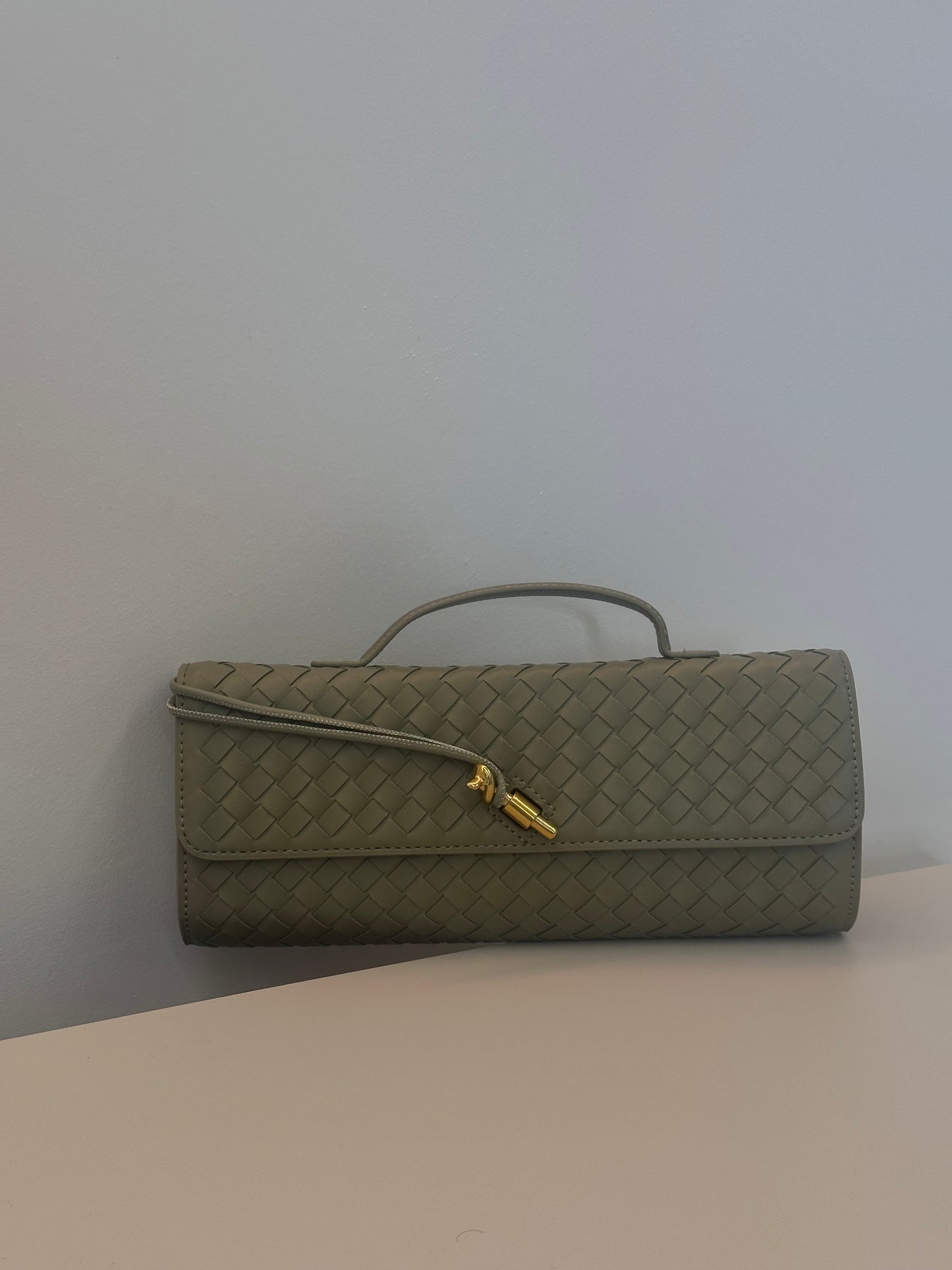 KELLY WOVEN ENVELOPE CLUTCH