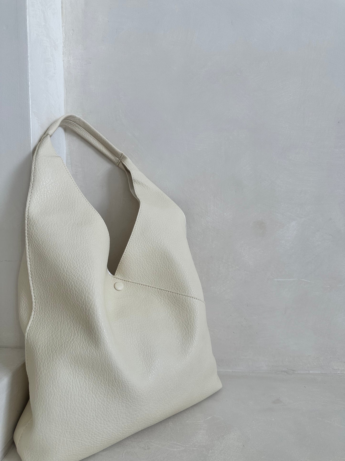 KYOMI Buttercream slouchy handbag