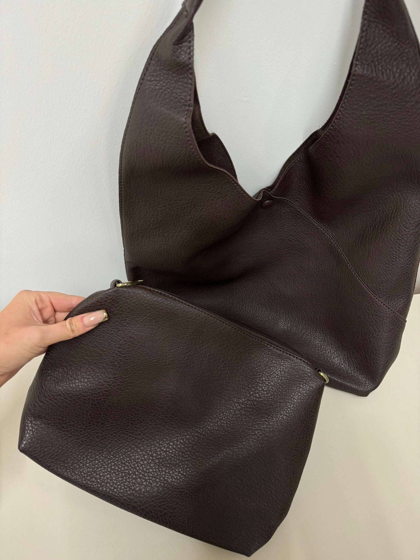 KYOMI SLOUCHY SHOULDER BAG IN WALNUT BROWN