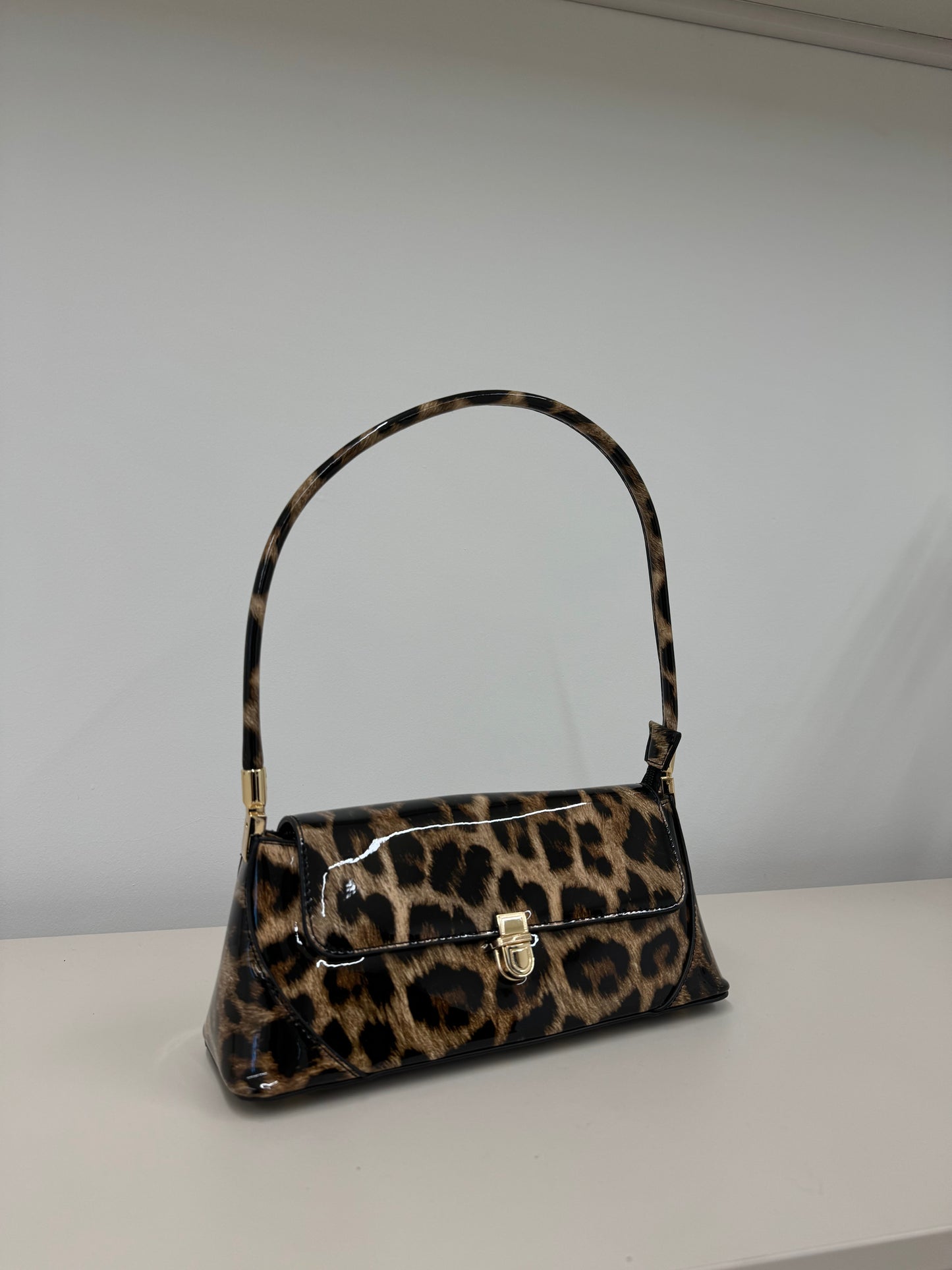 CALIANA SHOULDER BAG IN LEOPARD