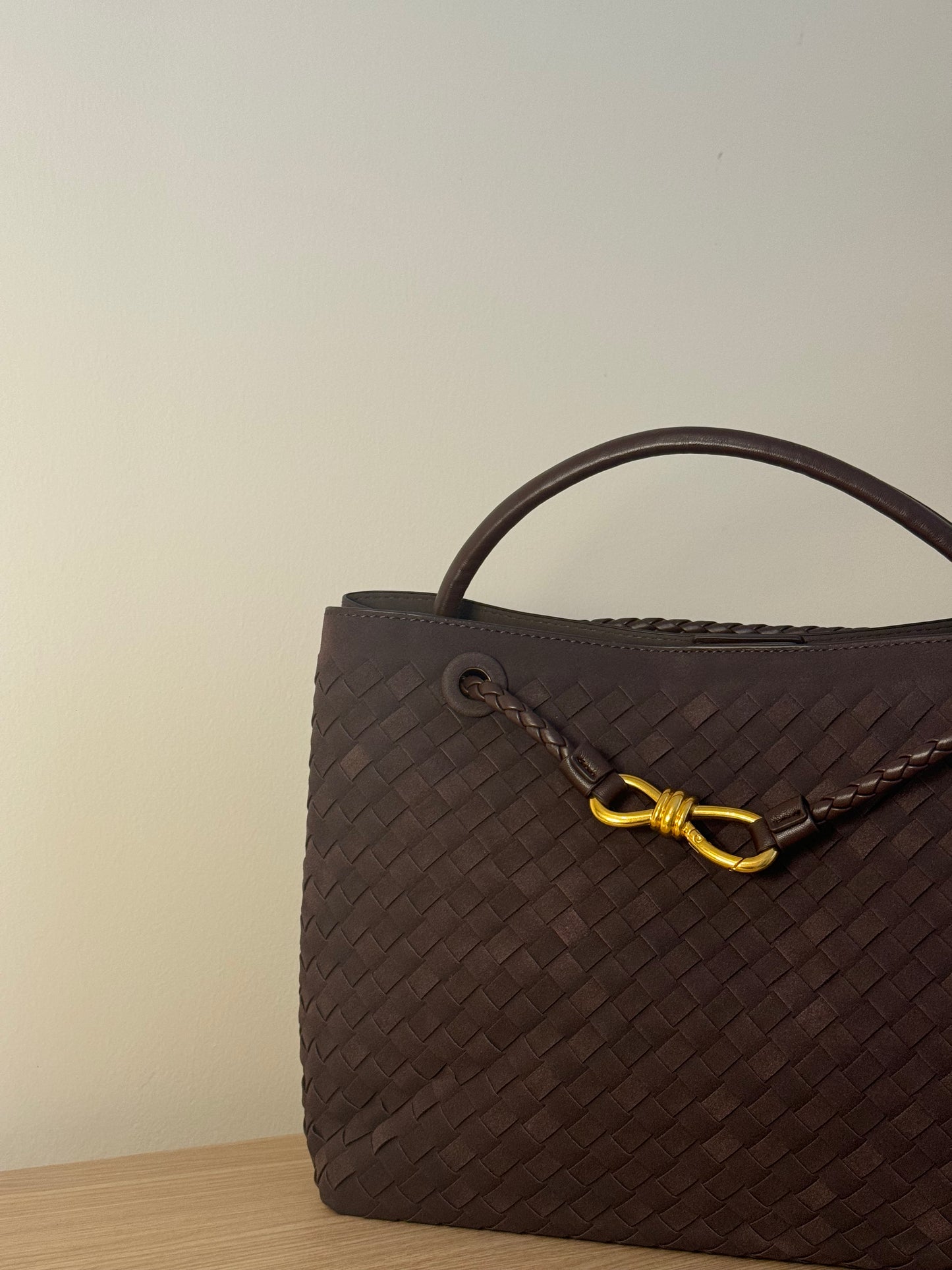 GIGI woven maxi handbag