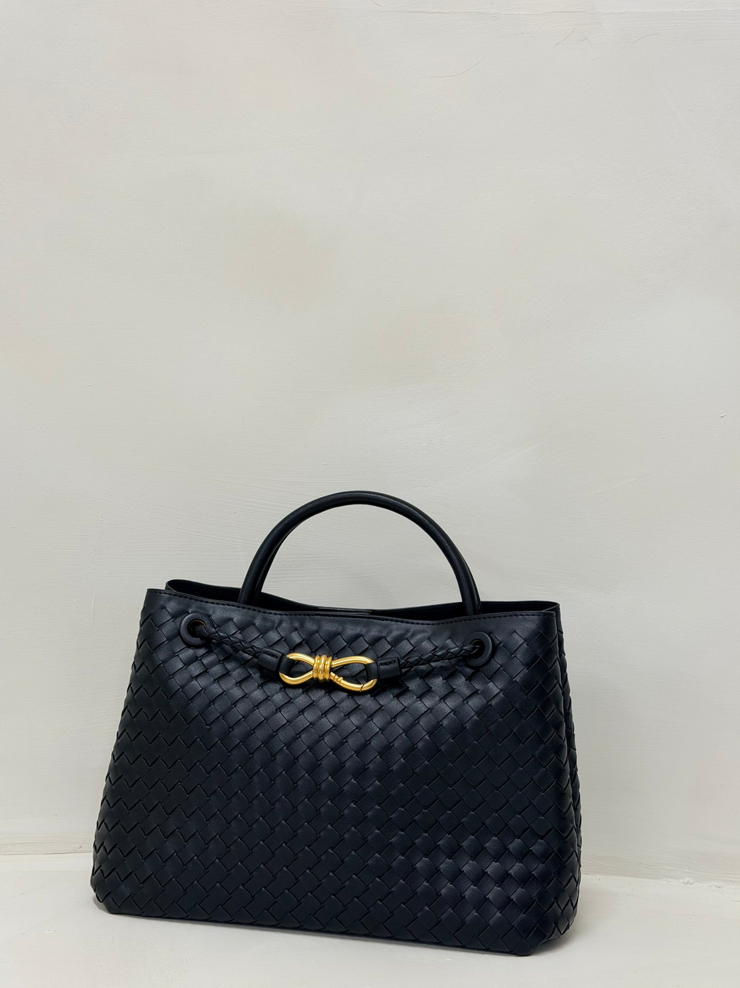 GIGI woven maxi handbag