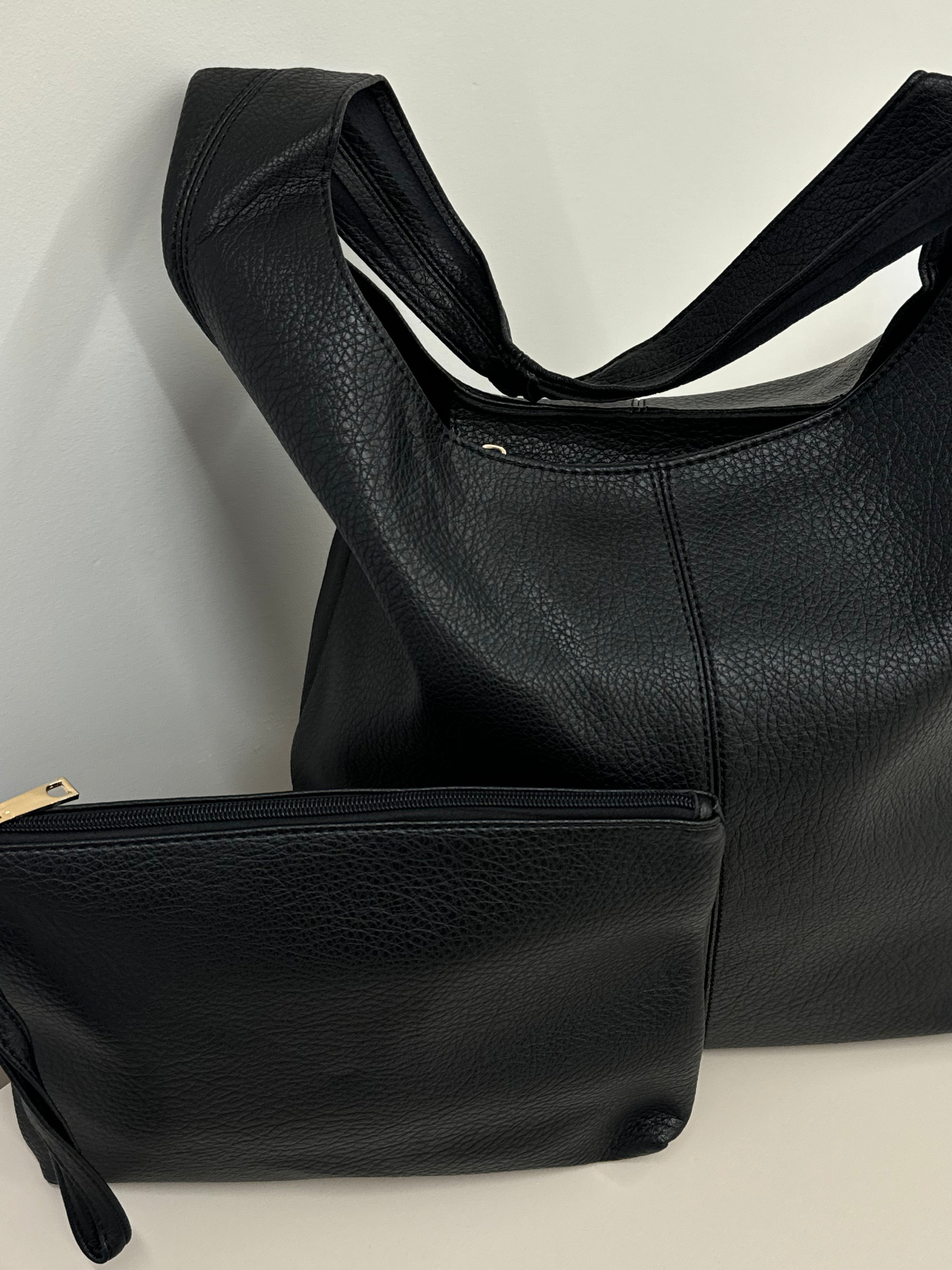 KIENNA SLOUCHY SHOULDER BAG IN LIQUORICE BLACK