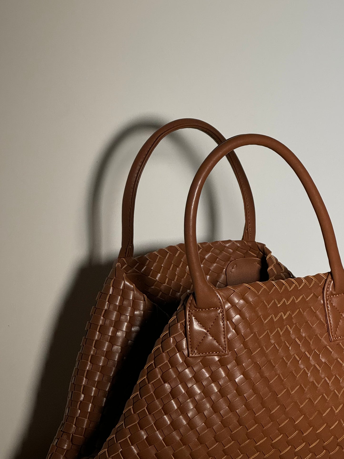 KIKI WOVEN TRANSFORM TOTE BAG