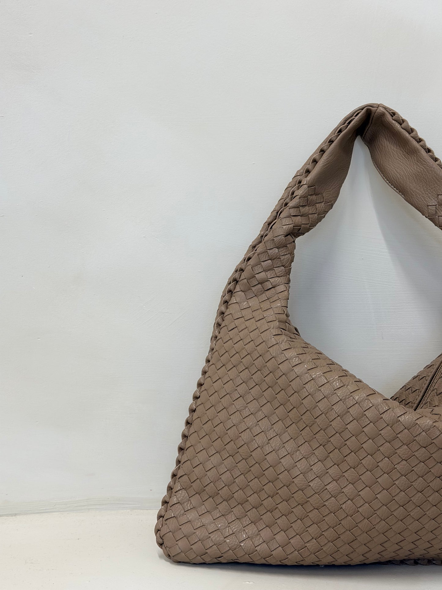 ALINA WOVEN SHOULDER BAG