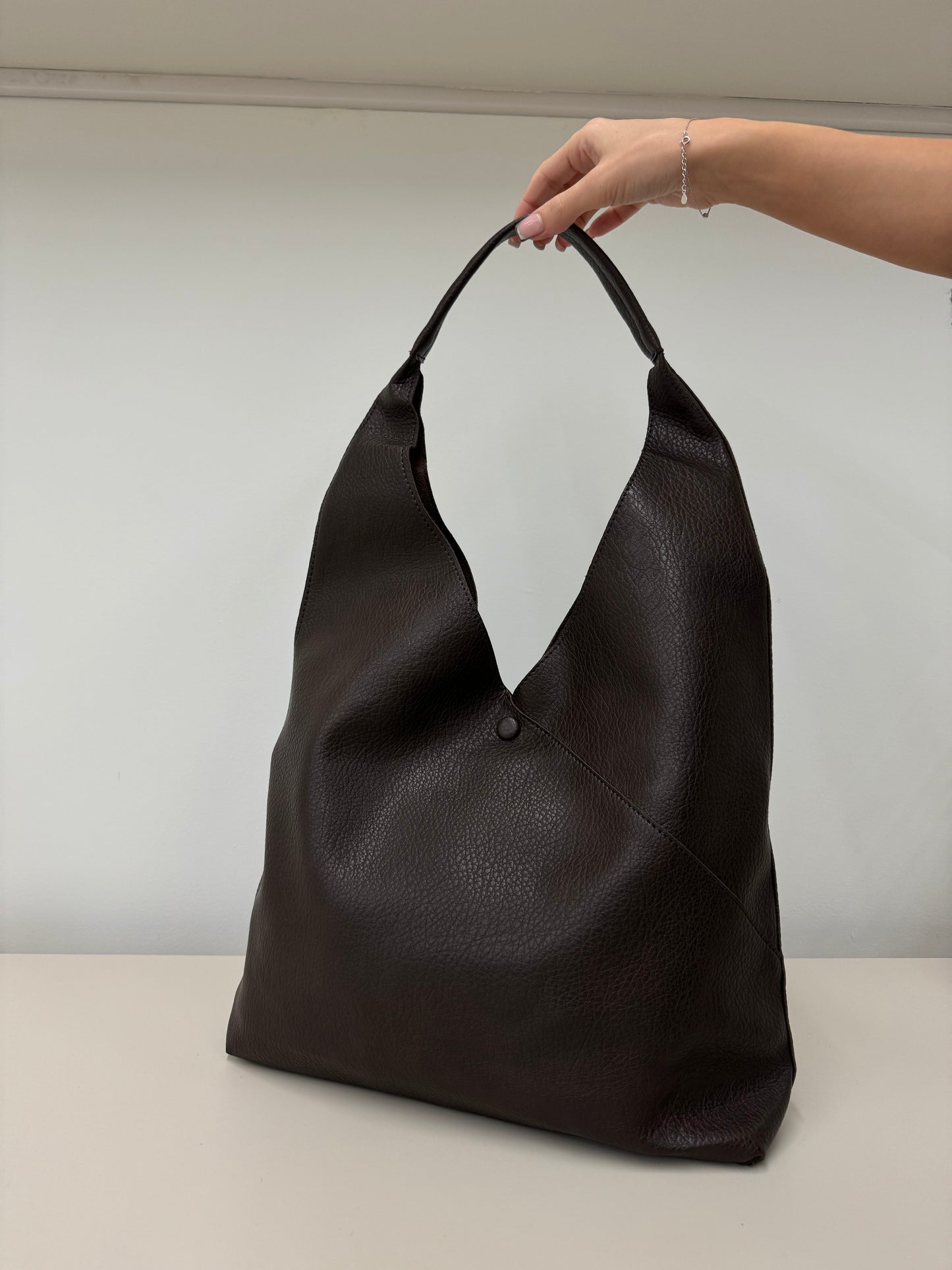 KYOMI SLOUCHY SHOULDER BAG IN WALNUT BROWN