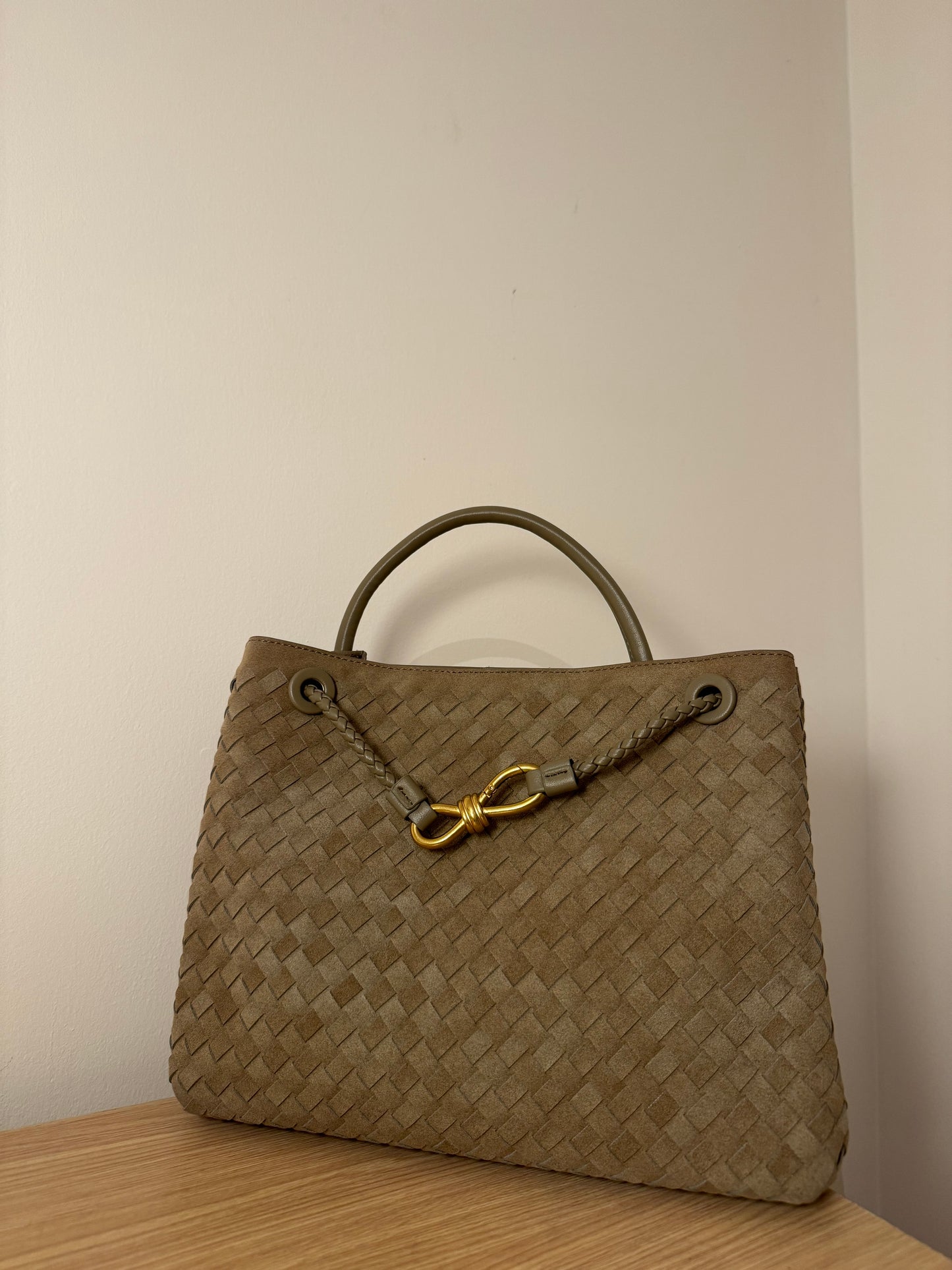 GIGI woven maxi handbag