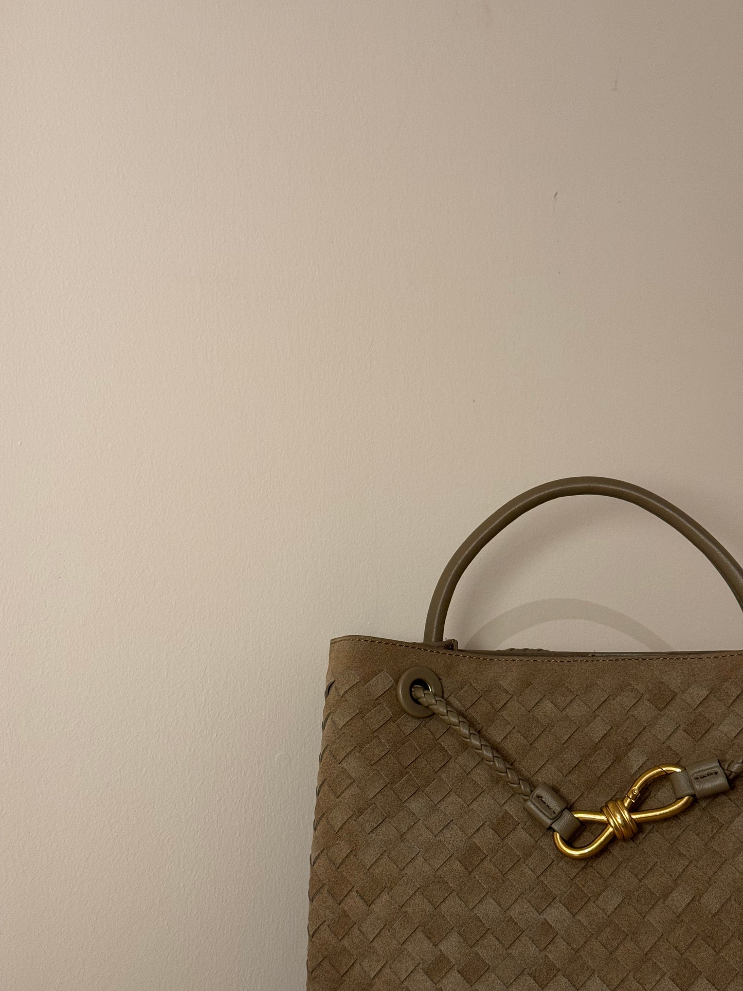 GIGI woven maxi handbag
