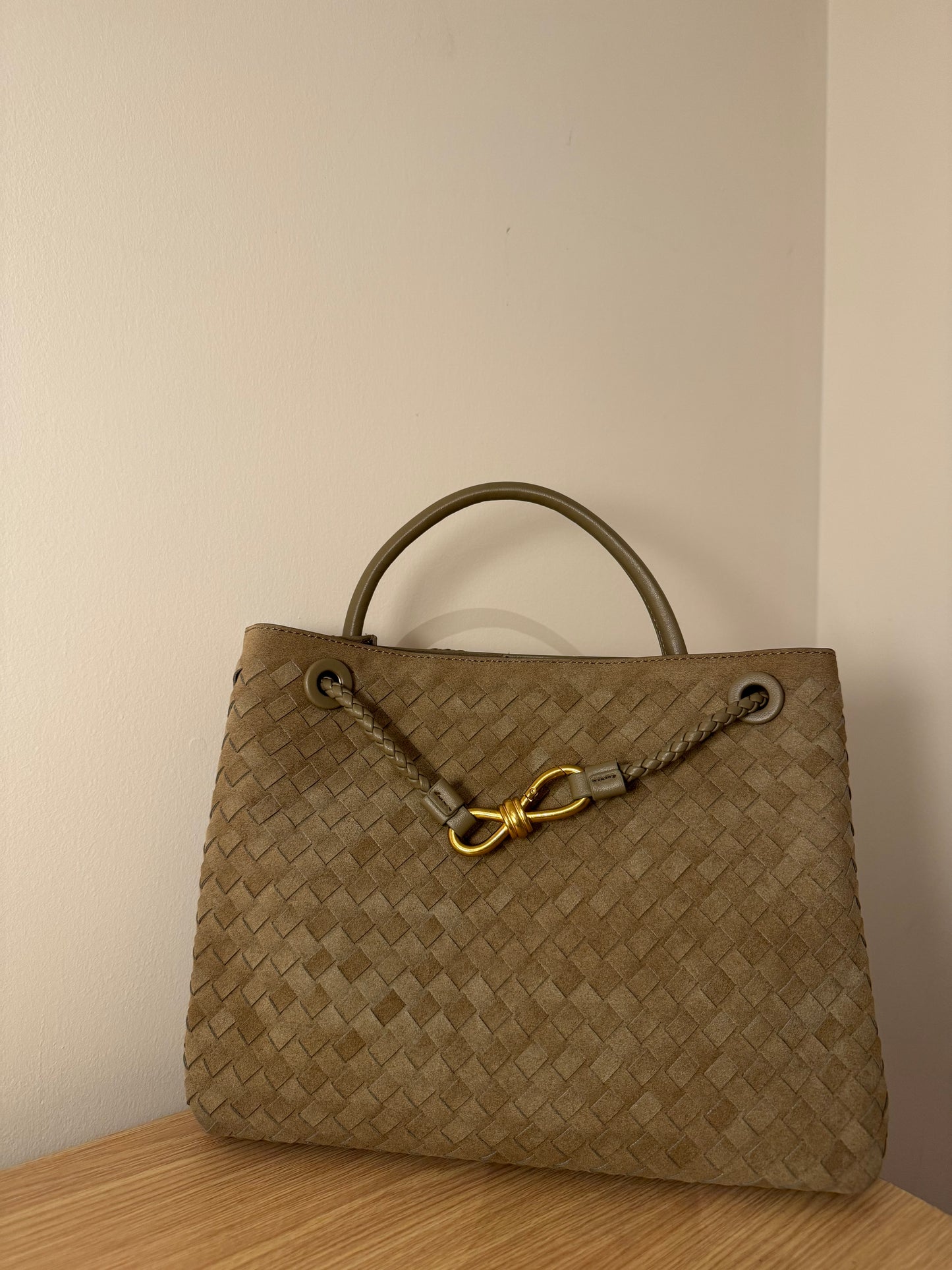 GIGI woven maxi handbag