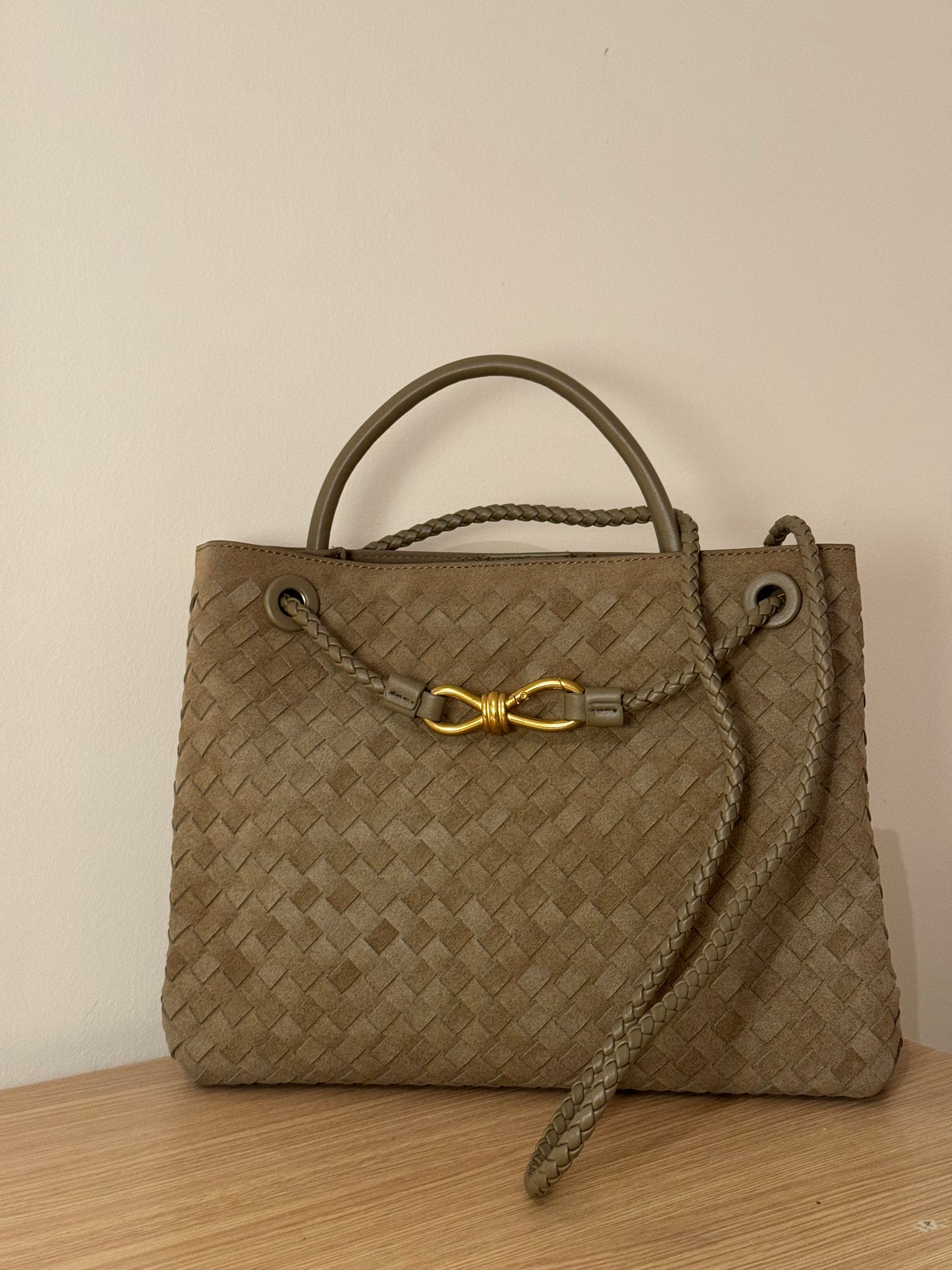 GIGI woven maxi handbag